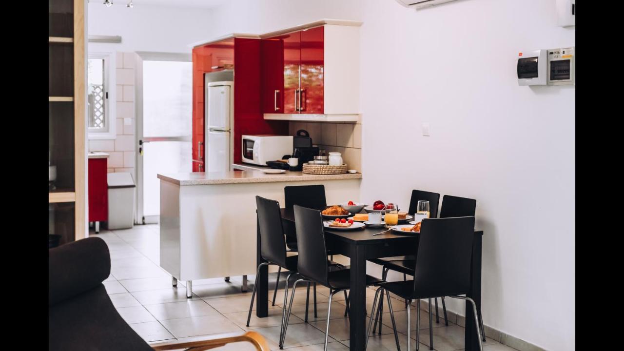 Minimal Townhouse Center Paphos Villa Exterior photo
